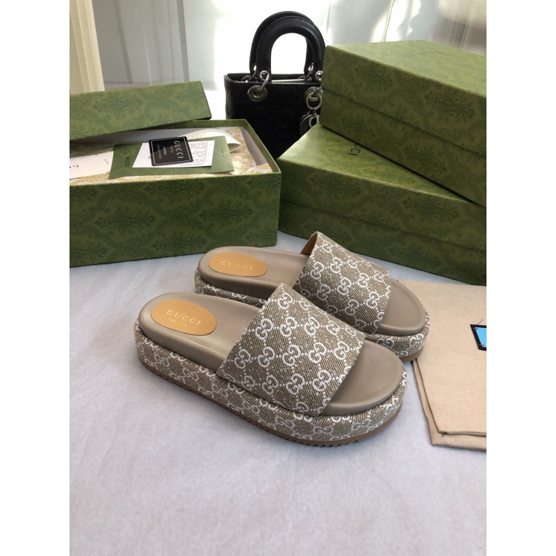 G*u*i slippers